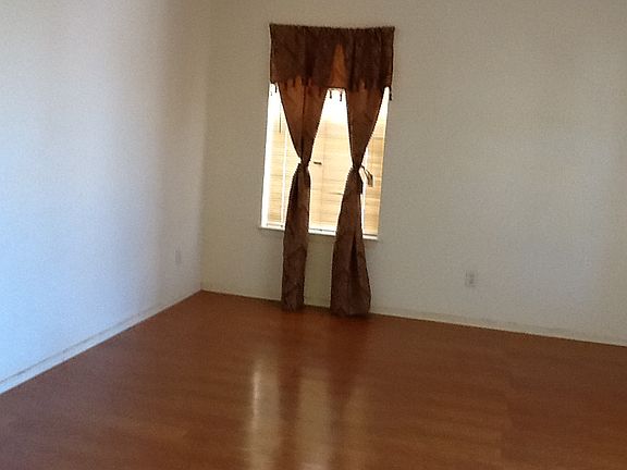4th image of 914 Madtone Dr