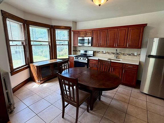 5th image of 36 Farr Ave #1