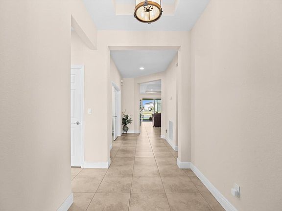 4th image of 1114 NW Demedici Rd Road