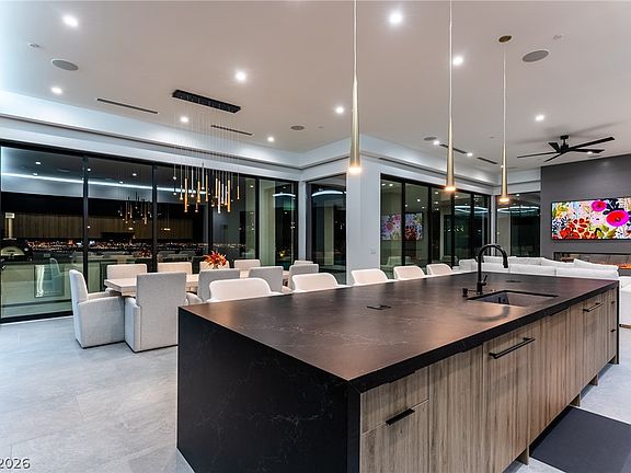 3rd image of 25 Rockstream Dr