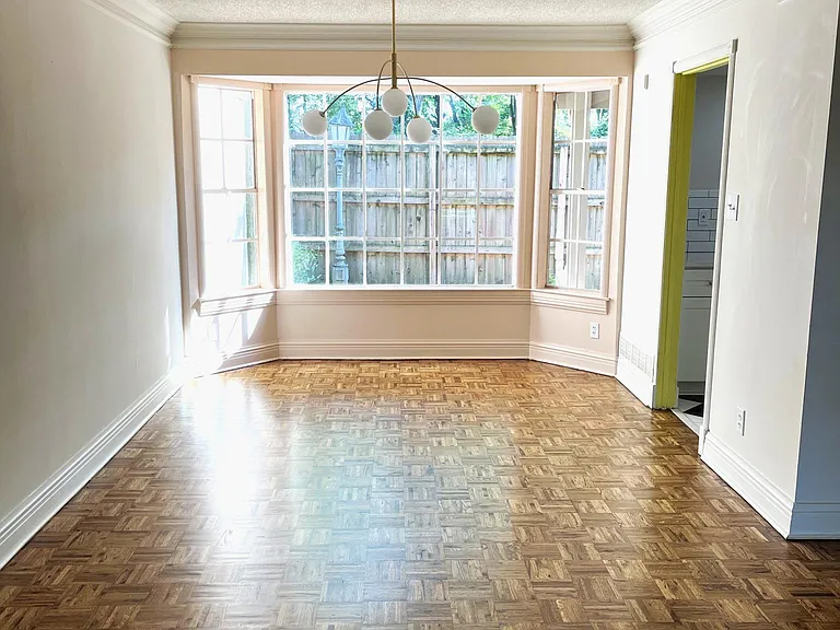 1589 York Ave — Photo 2