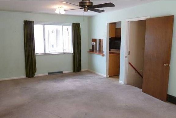 3rd image of 2950 Stanford Ave