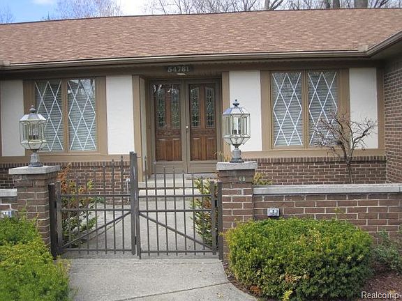 2nd image of 54781 Chippewa Ct