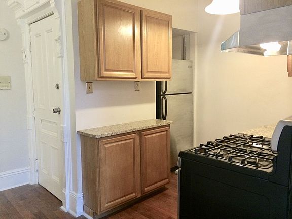 4th image of 380 Macon St APT 3