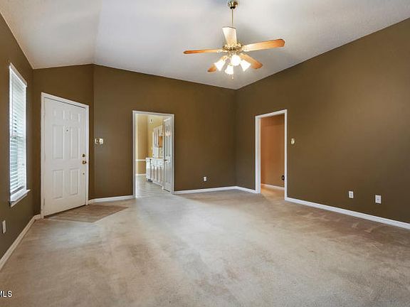 4th image of 19364 Northridge Dr