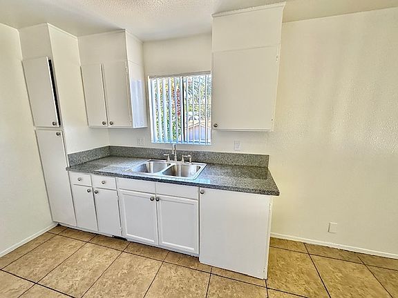 4th image of 14603 Gilmore St APT 8