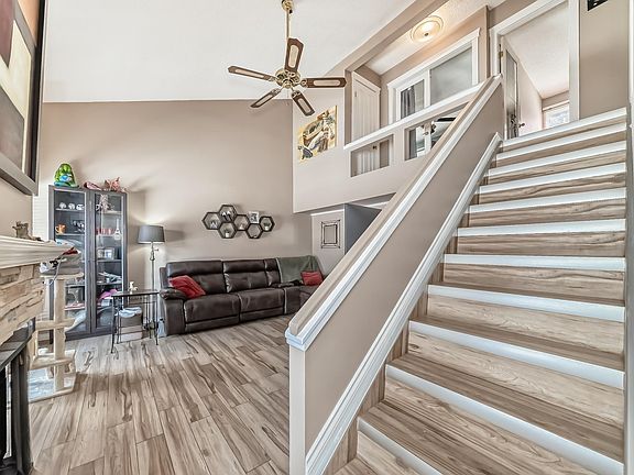 4th image of 597 Millbourne Rd E