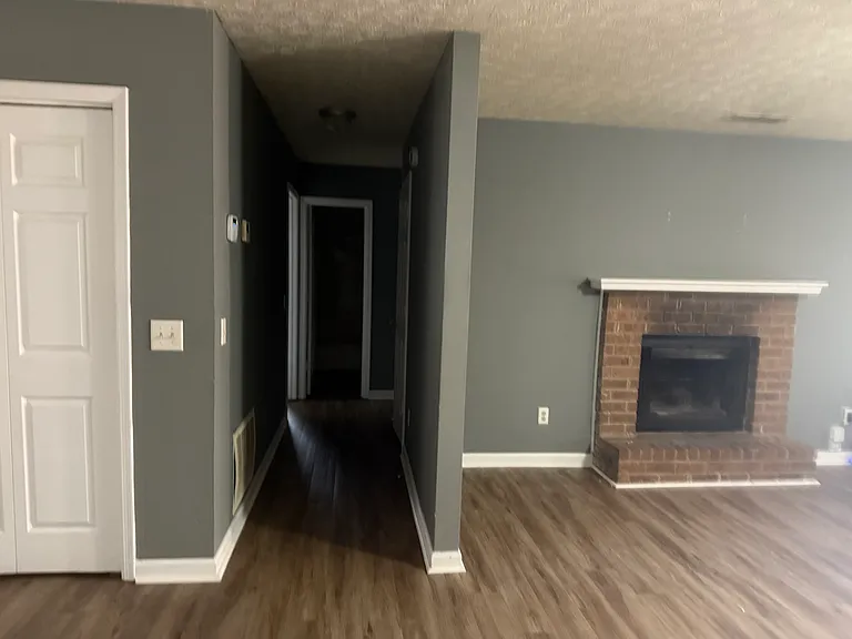 169 W Paces Dr — Photo 3
