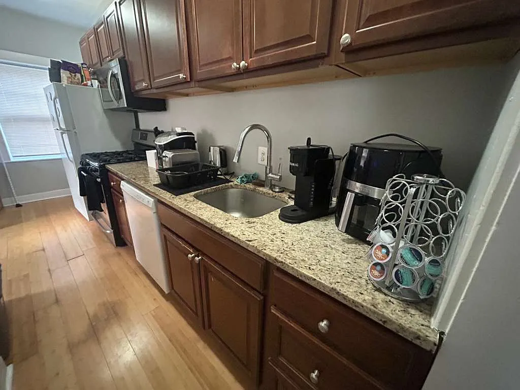1 bed, $1,190 — Photo 2