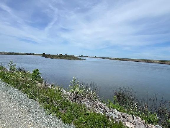 3rd image of 18751 Tyler Island Road
