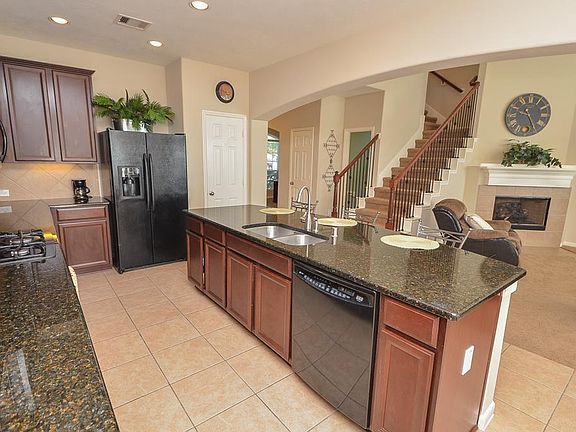 3rd image of 6123 City Shores Ln