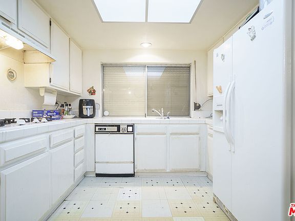 5th image of 4140 Picasso Ave