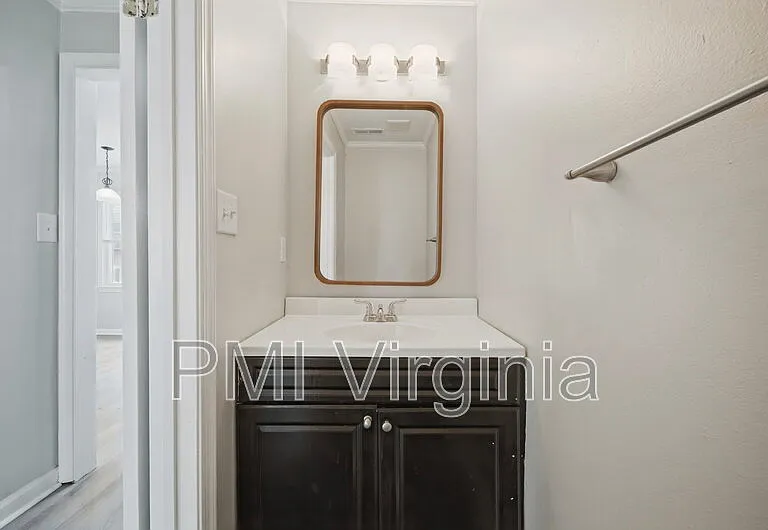 1151 Hillock Xing — Photo 15