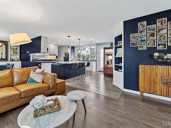 4th image of 10 Crabapple Ct