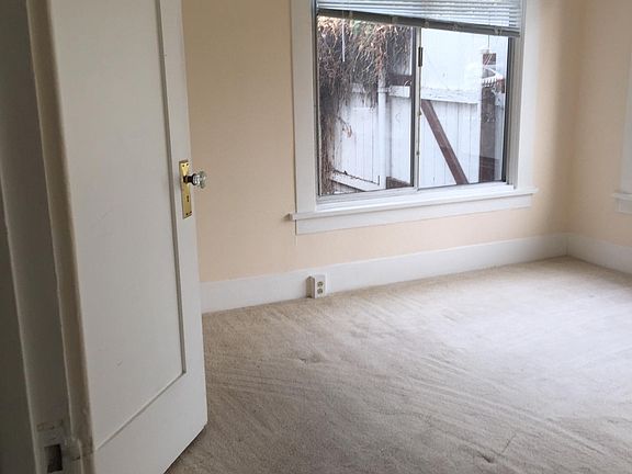 3rd image of 209 N Lincoln Ave