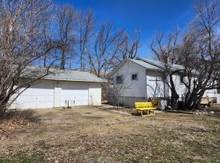 227 E 6th St, Drumheller, AB T0J1B0