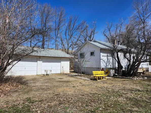 227 E 6th St, Drumheller, AB T0J 1B0