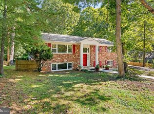 6569 Braddock Rd, Alexandria, VA 22312