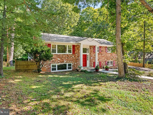 6569 Braddock Rd, Alexandria, VA 22312