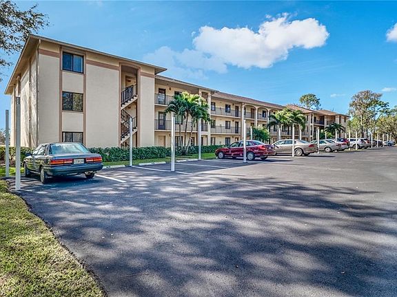 2nd image of 5784 Deauville Cir APT B102