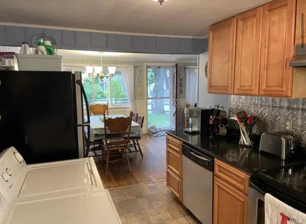 3 bed, 900 sqft, $3,000 — Photo 4