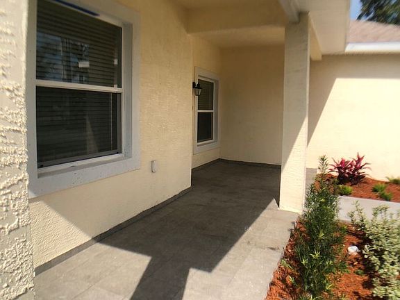 3rd image of 135 Hand Ave