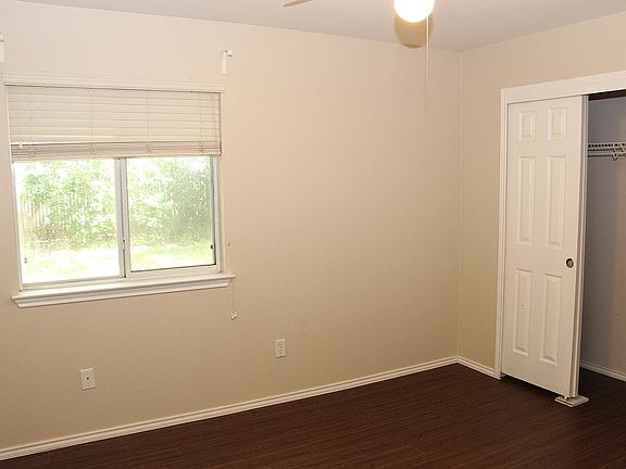 3rd image of 3741 Castle Rock Dr