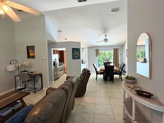 2nd image of 152 Meadow Ave