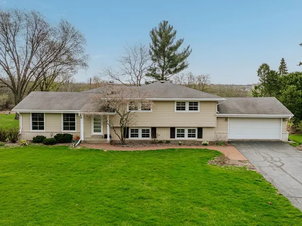 1120 Indianwood DRIVE, Brookfield, WI 53005