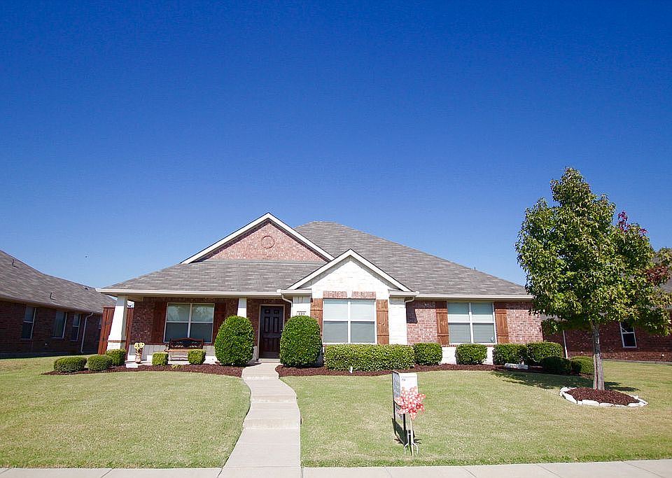 1st image of 119 Rockbrook Dr