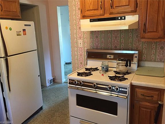 5th image of 817 Marmion Ave