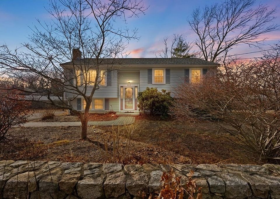 1st image of 205 Pond St