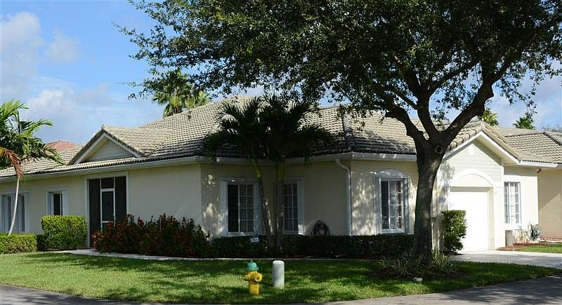 1st image of 1032 SW 42nd Ave