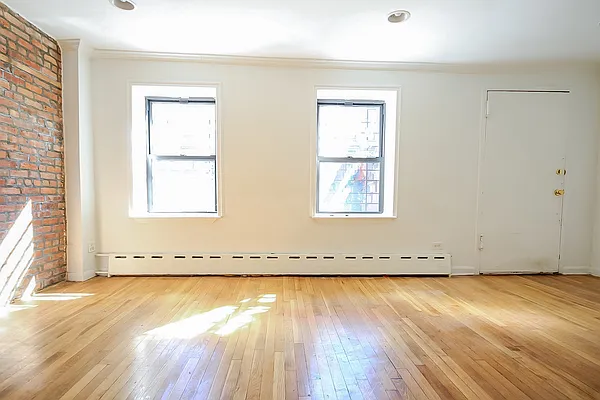 Rented by MNS | media 2