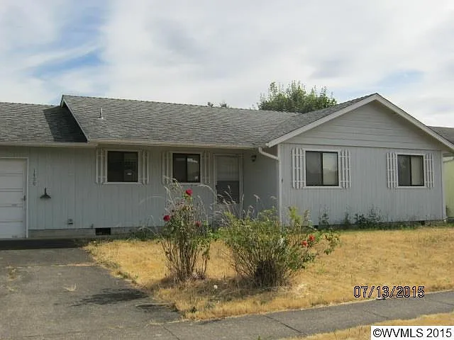 1450 Wyatt Ave photo 1