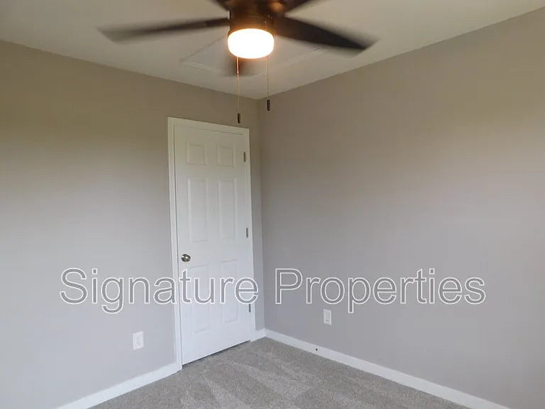 8197 Belton Cir — Photo 43