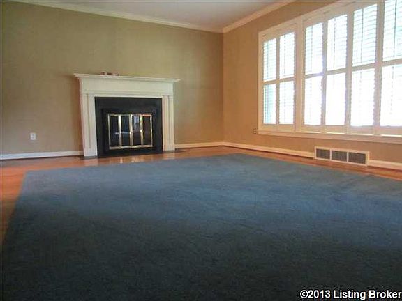 3rd image of 3109 Tremont Dr