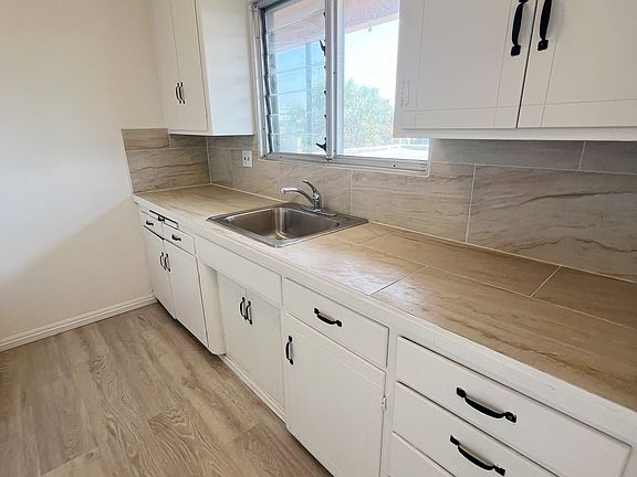 5th image of 4352 McClintock St