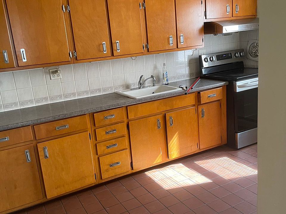 1st image of 7913 Fillmore St Floor 1