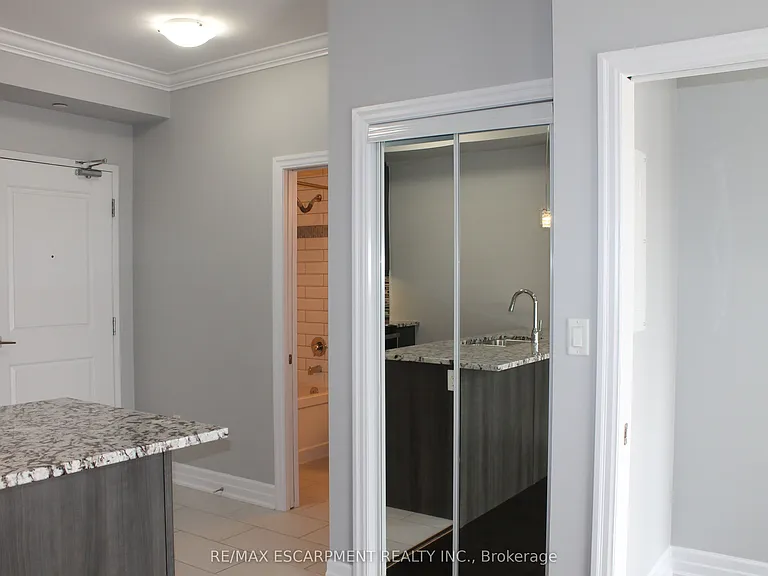 35 Southshore Cres #316 — Photo 8