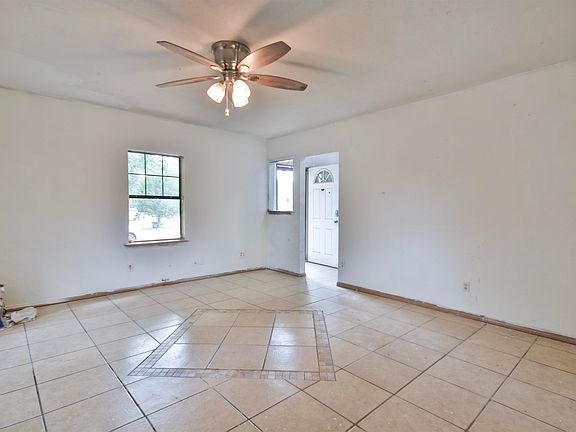 5th image of 415 W Beech Ave
