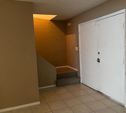 4th image of 5962 W Golden Ln