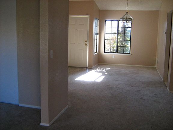 4th image of 467 Buckingham Dr