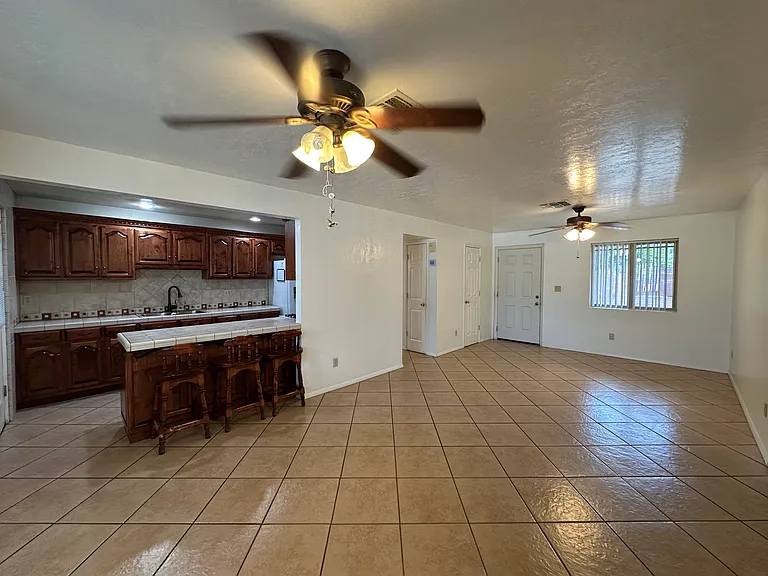3209 S Capri Cir — Photo 11