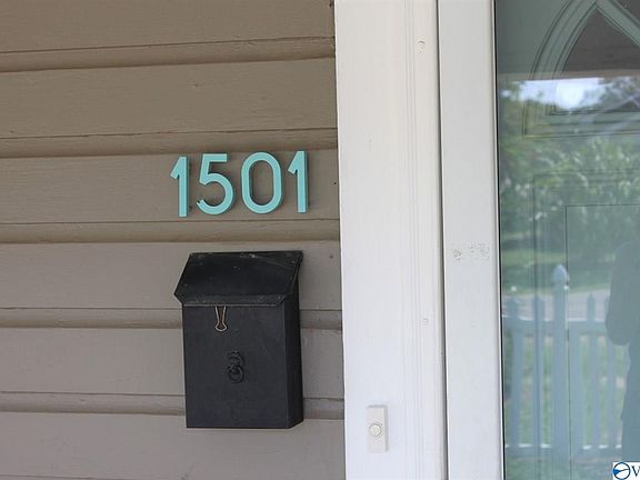 2nd image of 1501 Pratt Ave NE