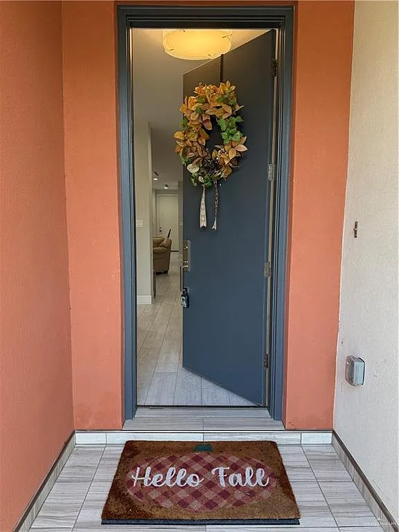 3 bed, 3.0 bath, 1955 sqft, $2,500 — Photo 3