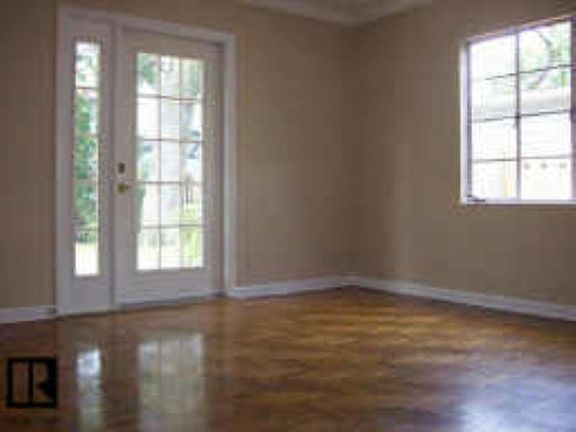 5th image of 625 19th Ave NE