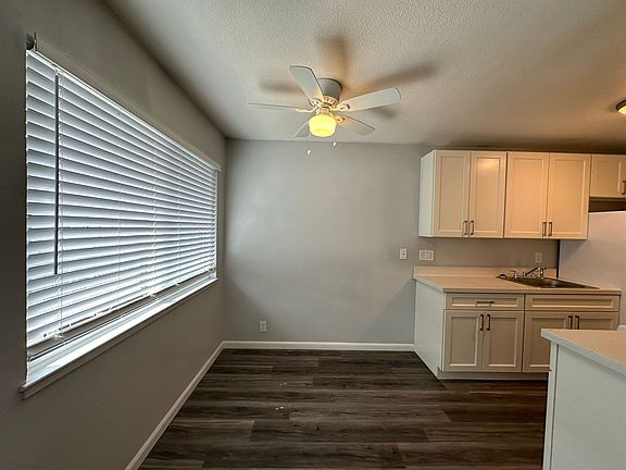 4th image of 613 Camanche Ln #32