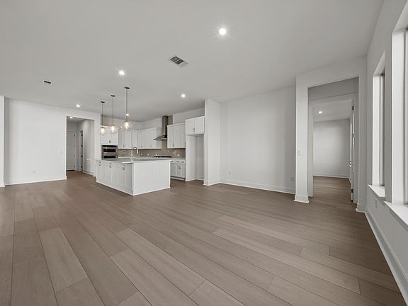 5th image of 500 Chantilly Cir