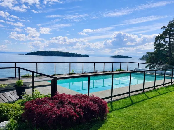 5951 Sunshine Coast Hwy, Sechelt, BC V7Z 0T8